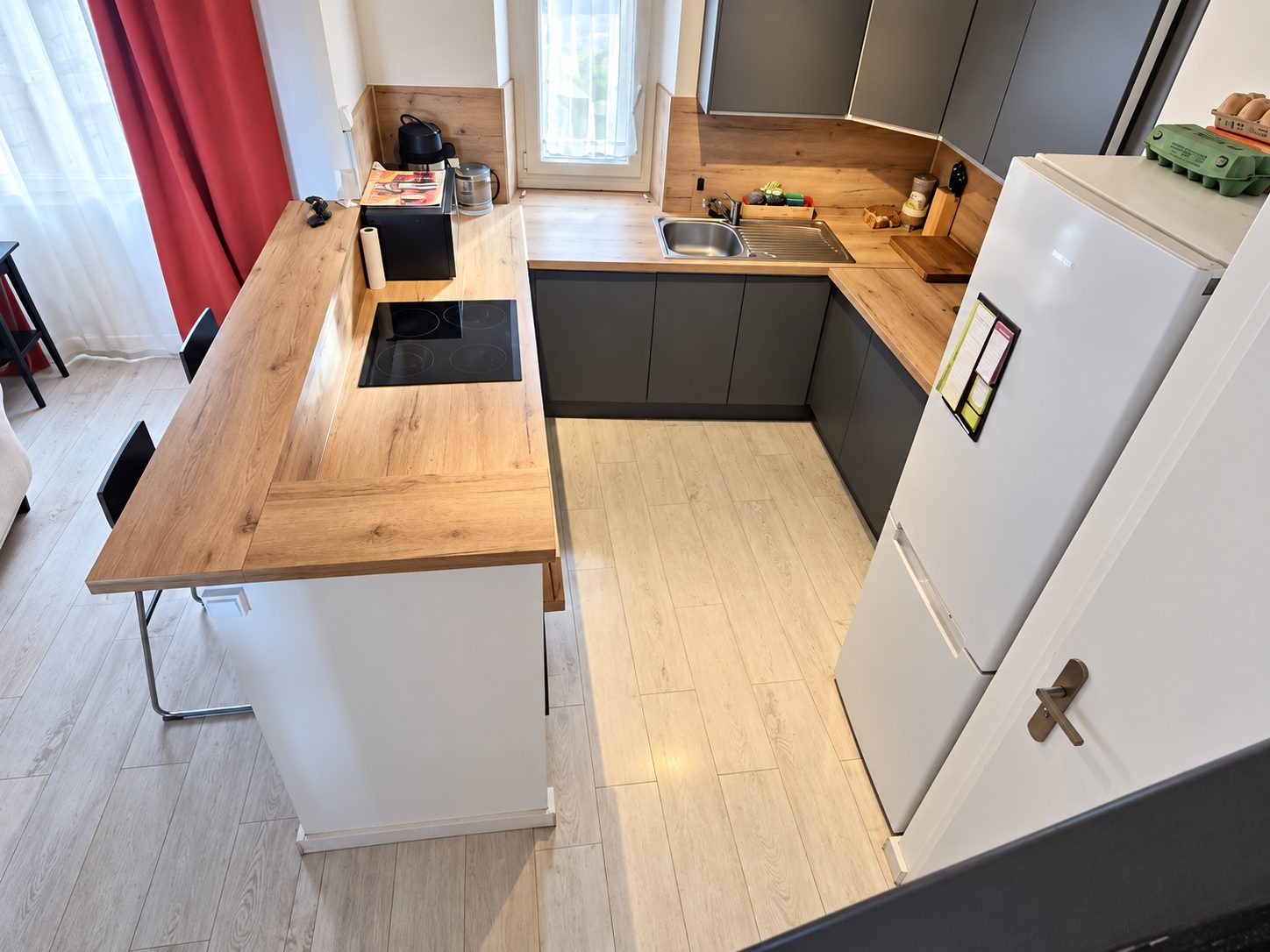 Cuisine ouverte sur salle à manger